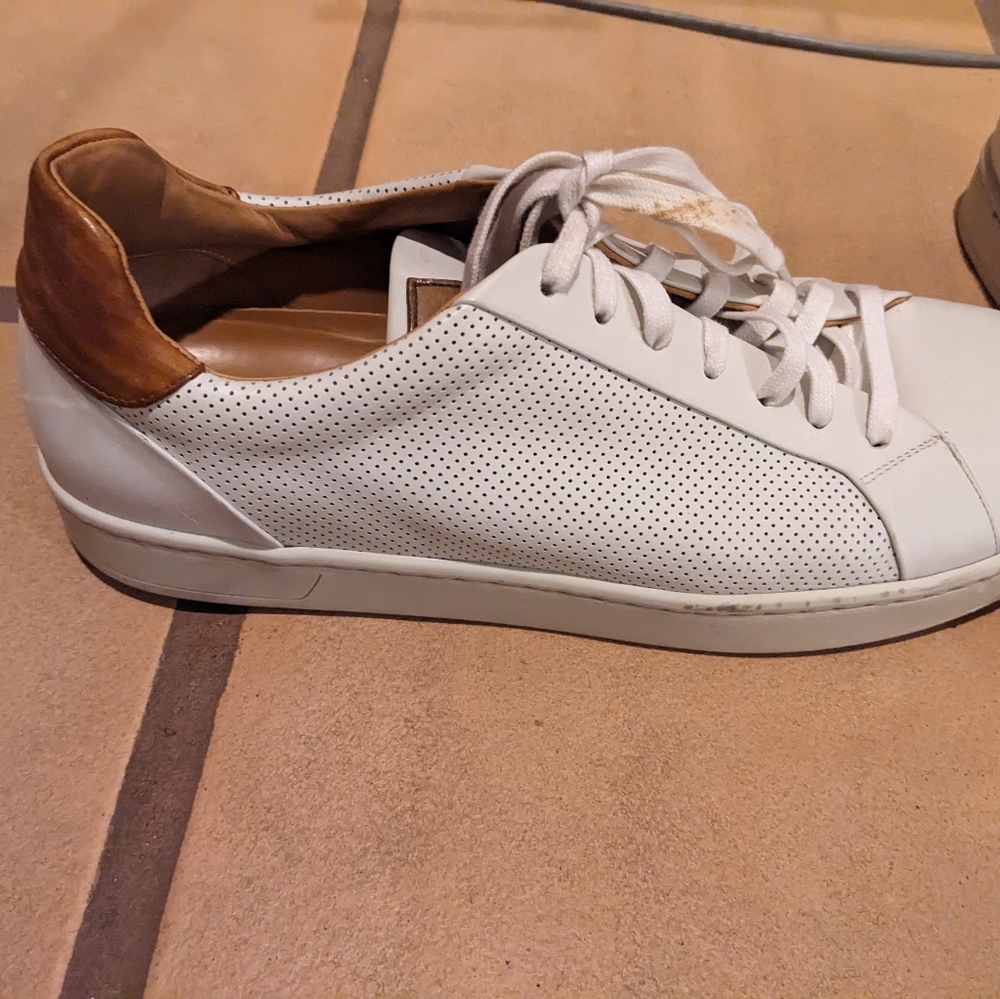 Magnanni Mens Perforated Leather Sneaker Size 13 EUC - Picture 3 of 7